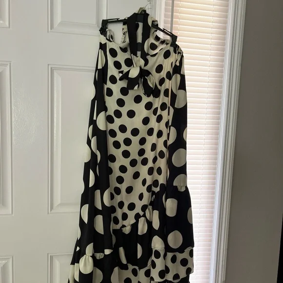 Gorgeous Polka Dots Halter Neck Dress - Picture 2 of 7